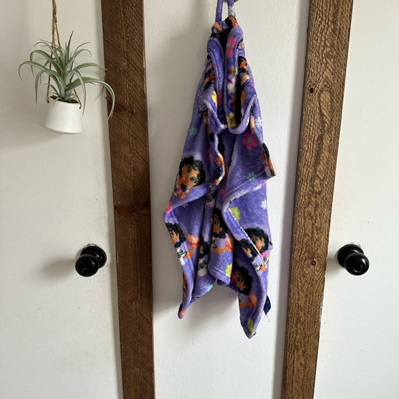 Disney Encanto Girls Bath Robe Blanket Wrap Dress Ultra Soft like new One Size - Picture 4 of 13